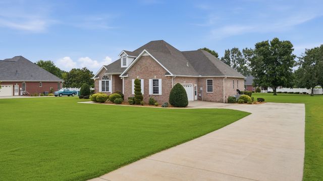 229 Ridgecrest Dr, Winchester, TN 37398