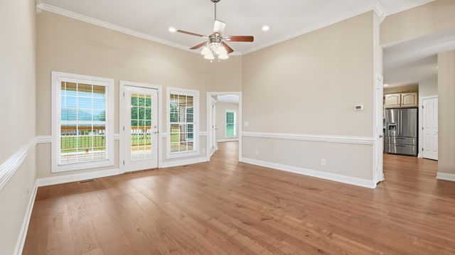 229 Ridgecrest Dr, Winchester, TN 37398