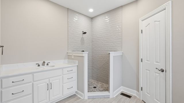 229 Ridgecrest Dr, Winchester, TN 37398