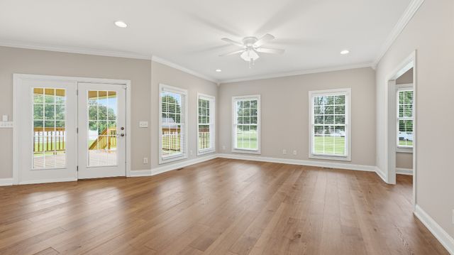 229 Ridgecrest Dr, Winchester, TN 37398