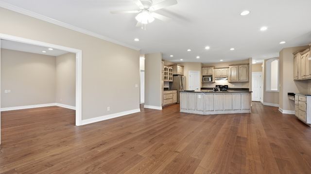 229 Ridgecrest Dr, Winchester, TN 37398