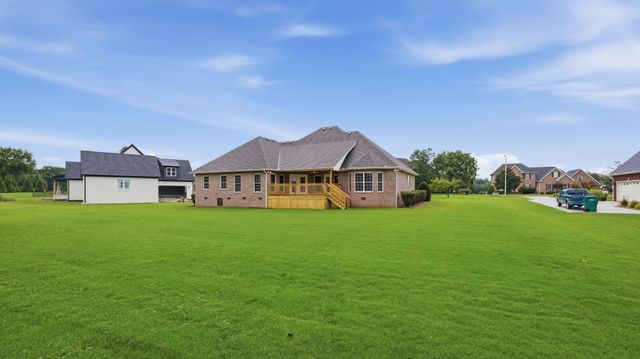229 Ridgecrest Dr, Winchester, TN 37398