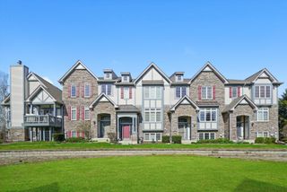 303 Sype Drive, Carol Stream, IL 60188