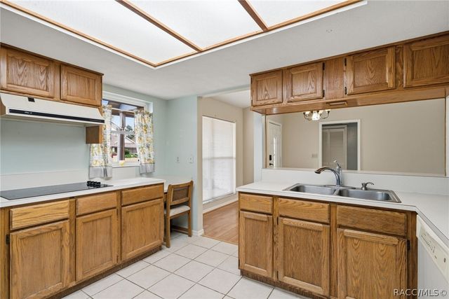 6068 W Douneray Loop, Crystal River, FL 34429