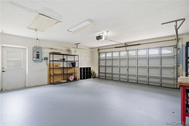 6068 W Douneray Loop, Crystal River, FL 34429