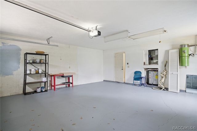 6068 W Douneray Loop, Crystal River, FL 34429