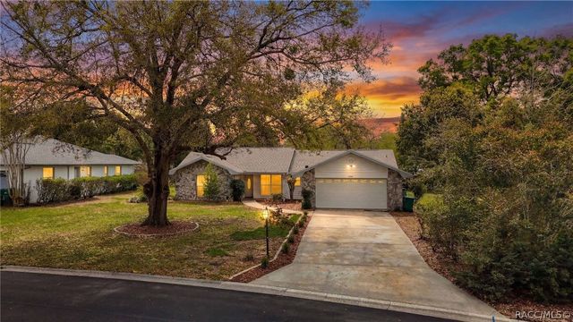 6068 W Douneray Loop, Crystal River, FL 34429