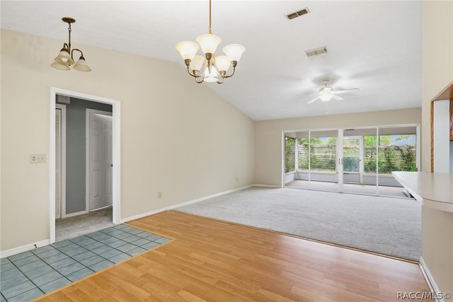 6068 W Douneray Loop, Crystal River, FL 34429