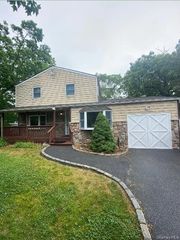 25 Newport Avenue, Selden, NY 11784