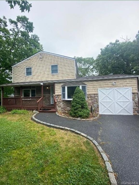 25 Newport Avenue, Selden, NY 11784