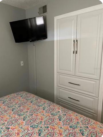 1125 PINELLAS BAYWAY S 201, St Petersburg, FL 33715