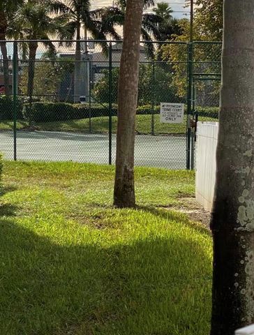 1125 PINELLAS BAYWAY S 201, St Petersburg, FL 33715