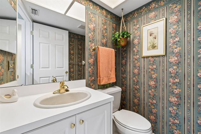 5804 AINSWORTH COURT E, Tampa, FL 33647