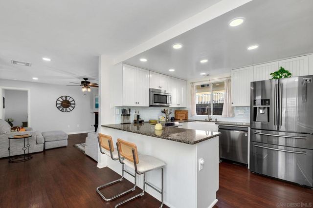 1352 Palomar, Vista, CA 92084
