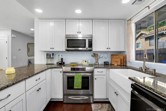 1352 Palomar, Vista, CA 92084