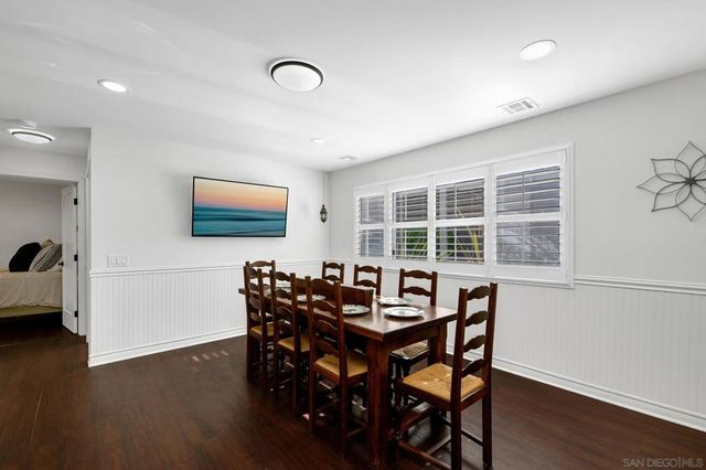 1352 Palomar, Vista, CA 92084