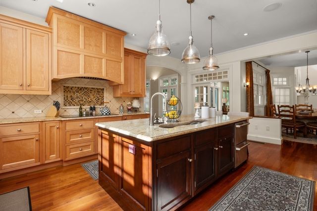 11 Black Horse Lane, Andover, MA 01810
