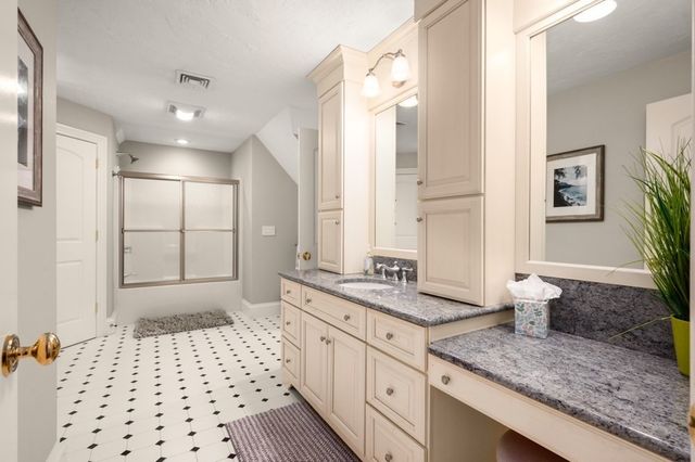 11 Black Horse Lane, Andover, MA 01810