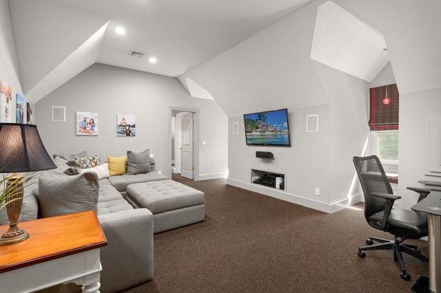 11 Black Horse Lane, Andover, MA 01810