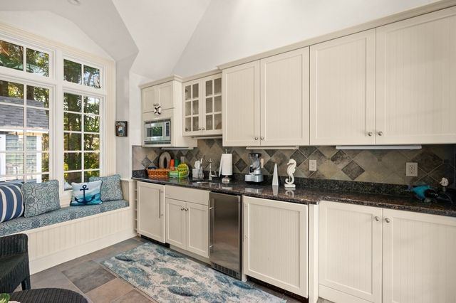 11 Black Horse Lane, Andover, MA 01810
