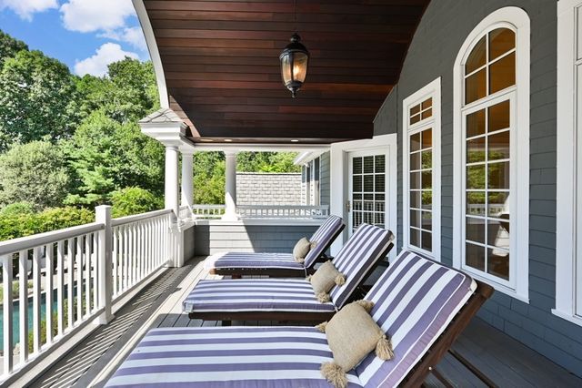 11 Black Horse Lane, Andover, MA 01810