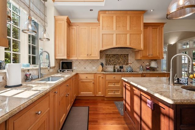 11 Black Horse Lane, Andover, MA 01810