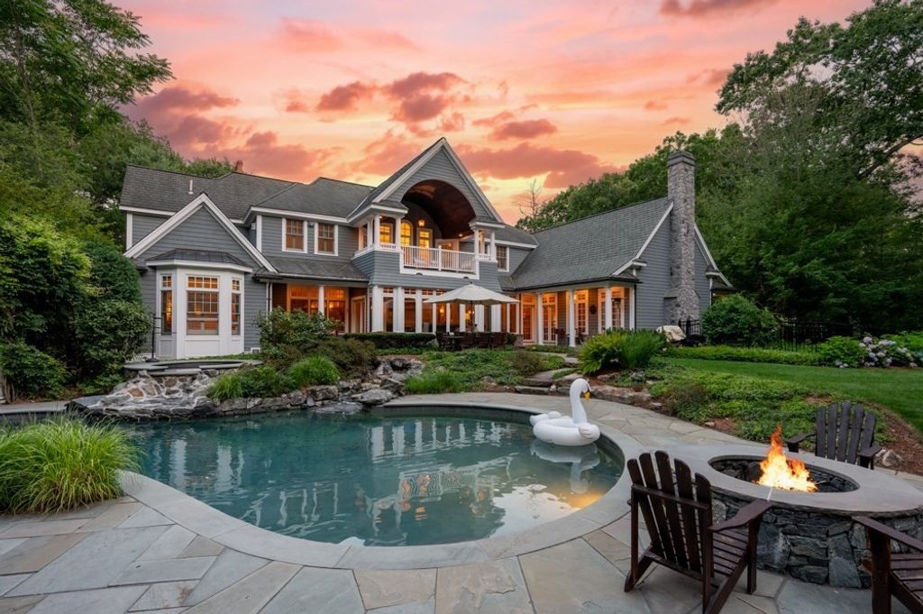 11 Black Horse Lane, Andover, MA 01810