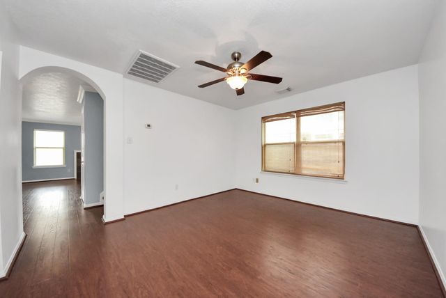 7238 Foxshadows Lane, Humble, TX 77338