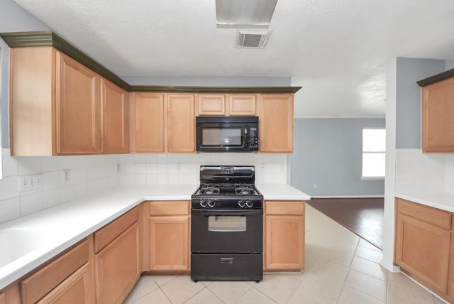 7238 Foxshadows Lane, Humble, TX 77338