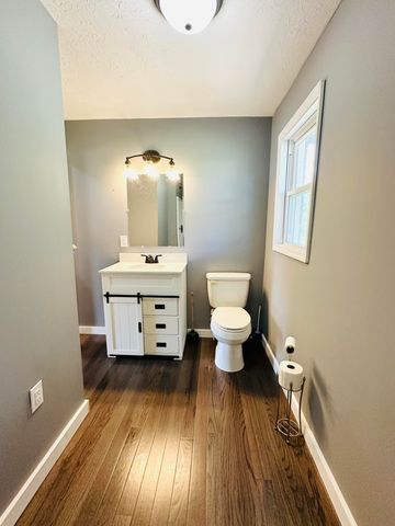 5498 Highway 472, Manchester, KY 40962