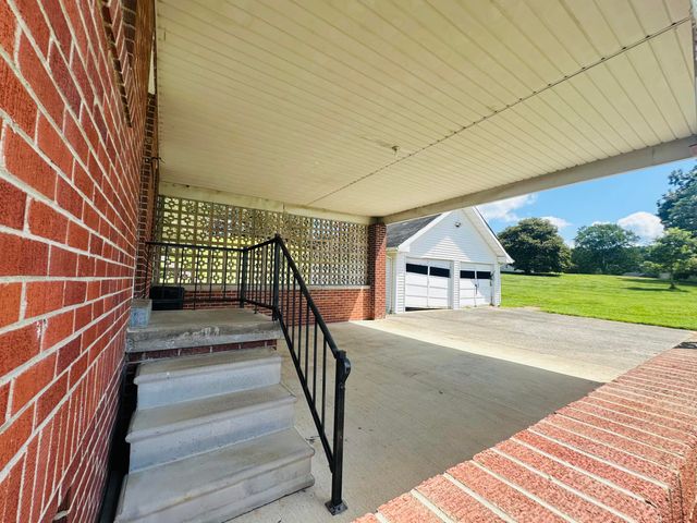 5498 Highway 472, Manchester, KY 40962