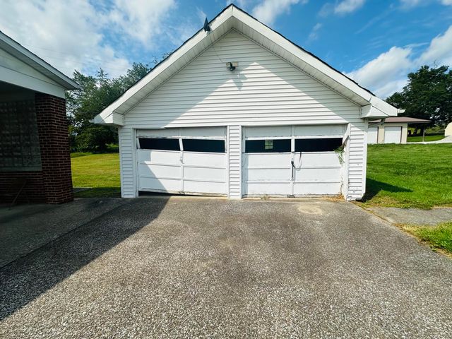 5498 Highway 472, Manchester, KY 40962