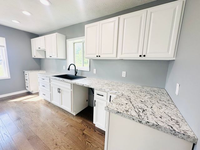 5498 Highway 472, Manchester, KY 40962