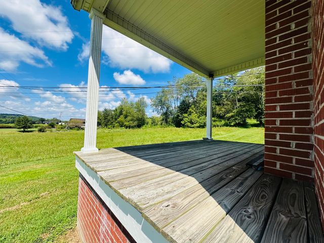 5498 Highway 472, Manchester, KY 40962