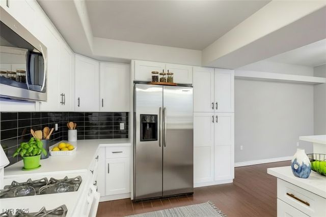 6709 Cobre Azul Avenue 102, Las Vegas, NV 89108