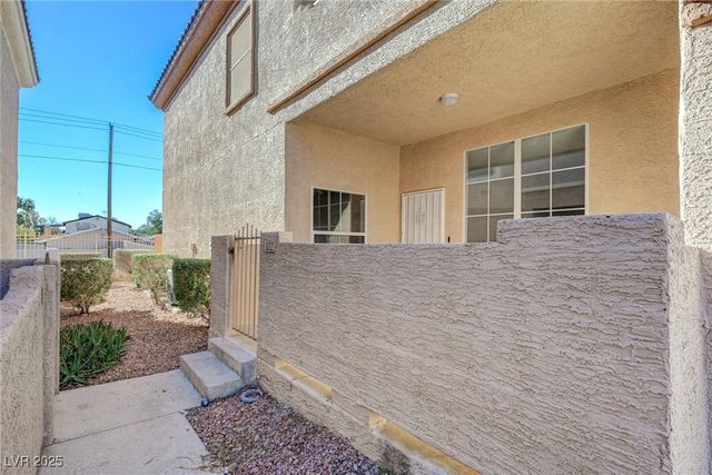 6709 Cobre Azul Avenue 102, Las Vegas, NV 89108