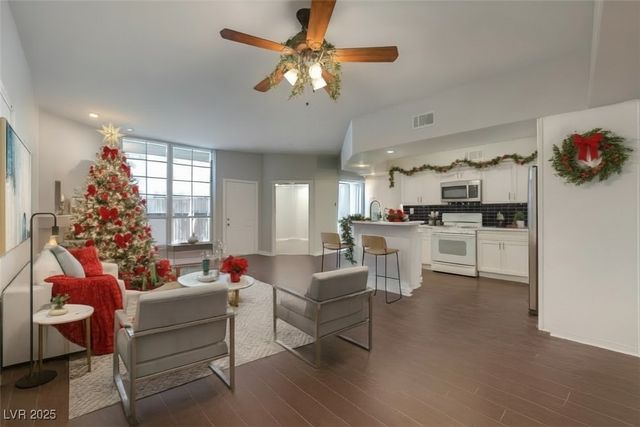 6709 Cobre Azul Avenue 102, Las Vegas, NV 89108