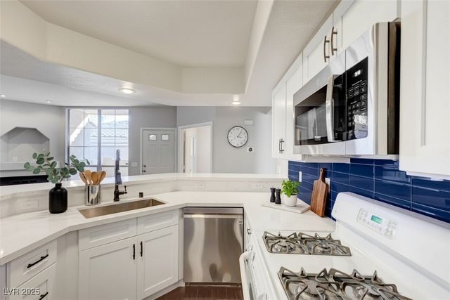 6709 Cobre Azul Avenue 102, Las Vegas, NV 89108