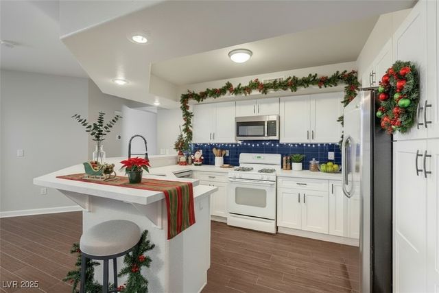 6709 Cobre Azul Avenue 102, Las Vegas, NV 89108