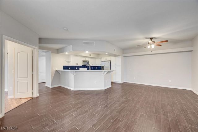 6709 Cobre Azul Avenue 102, Las Vegas, NV 89108