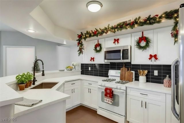 6709 Cobre Azul Avenue 102, Las Vegas, NV 89108