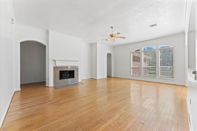 20326 Stone Lake Circle, Tomball, TX 77377