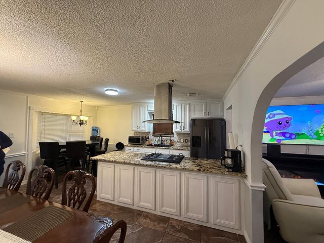 10911 Sageyork Dr, South Houston, TX 77089