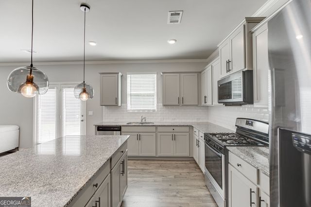 6078 Trumpet Flower Avenue, Flowery Branch, GA 30542