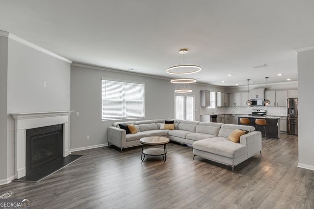 6078 Trumpet Flower Avenue, Flowery Branch, GA 30542