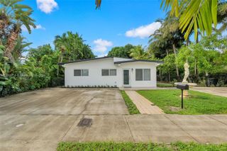 924 W 28th St, Hialeah, FL 33010