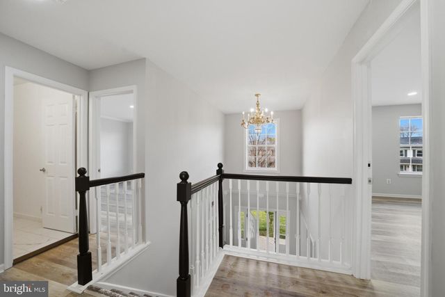 8 MULBERRY ST, Sicklerville, NJ 08081