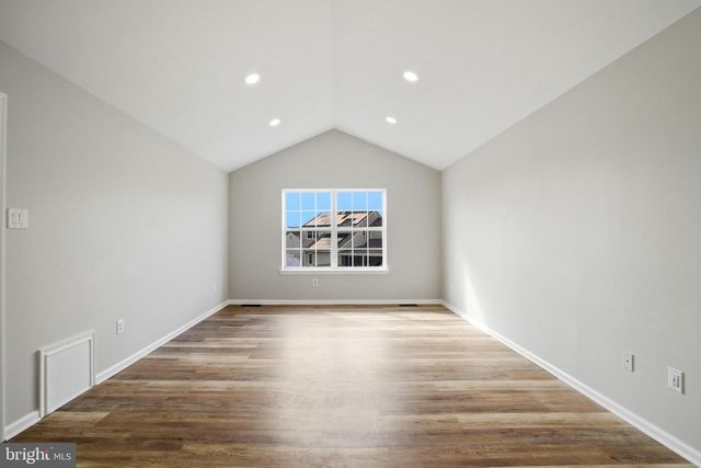 8 MULBERRY ST, Sicklerville, NJ 08081