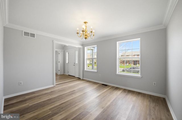 8 MULBERRY ST, Sicklerville, NJ 08081