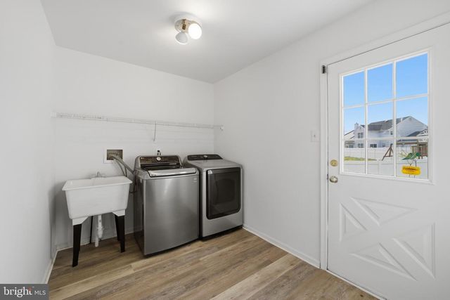 8 MULBERRY ST, Sicklerville, NJ 08081